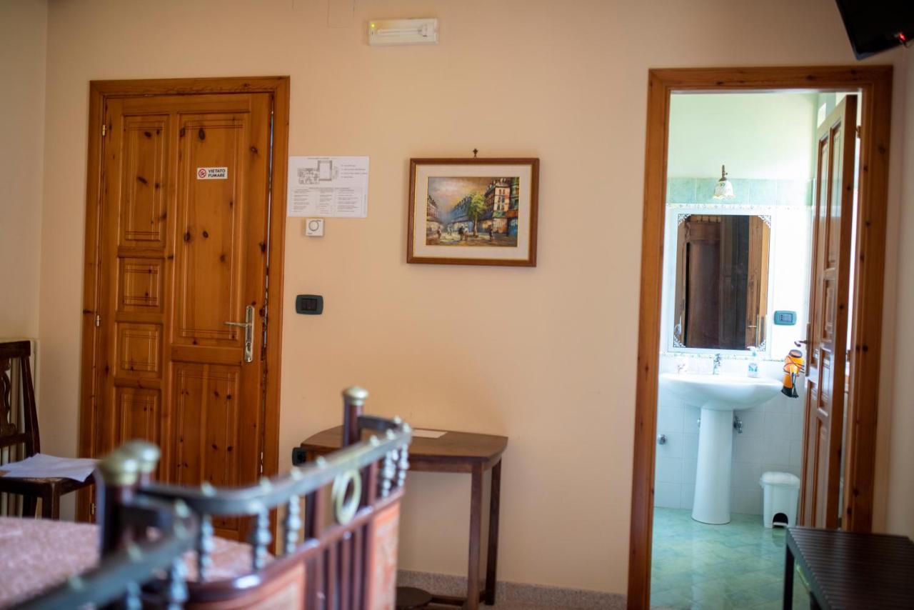 La Ginestra Hotel Castel San Lorenzo Kültér fotó