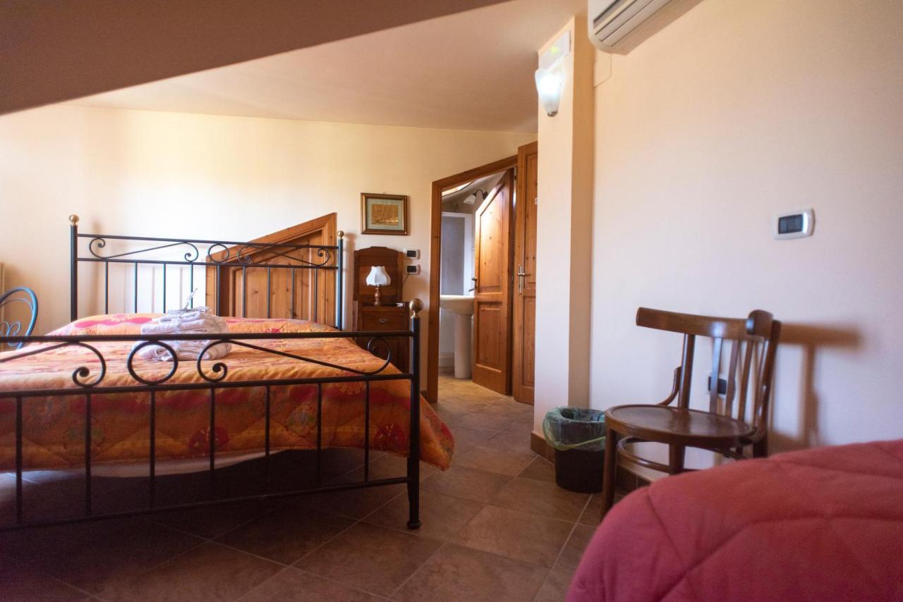 La Ginestra Hotel Castel San Lorenzo Kültér fotó