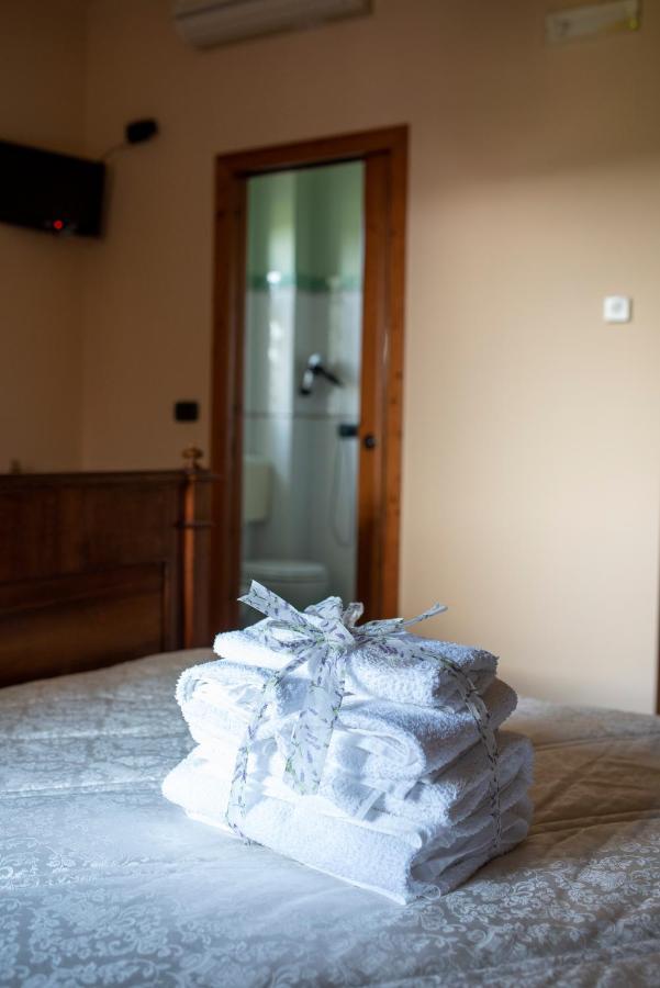 La Ginestra Hotel Castel San Lorenzo Kültér fotó
