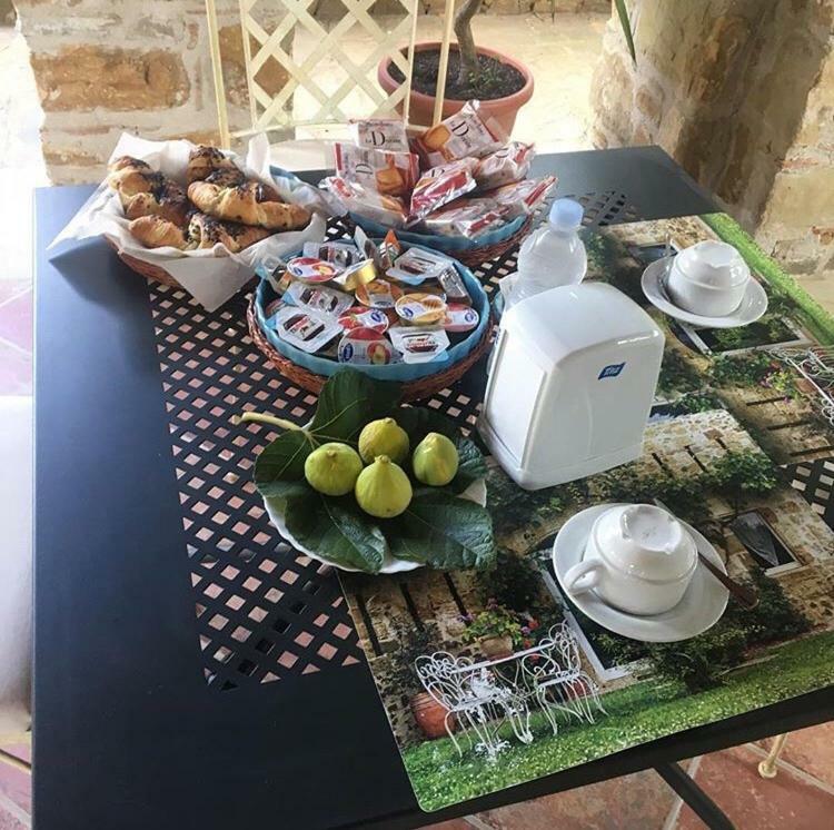 La Ginestra Hotel Castel San Lorenzo Kültér fotó